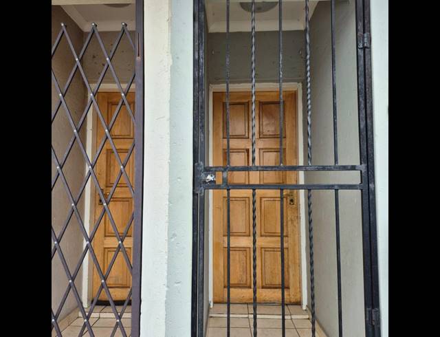 2 BEDROOM PROPERTY TO RENT IN PARKRAND